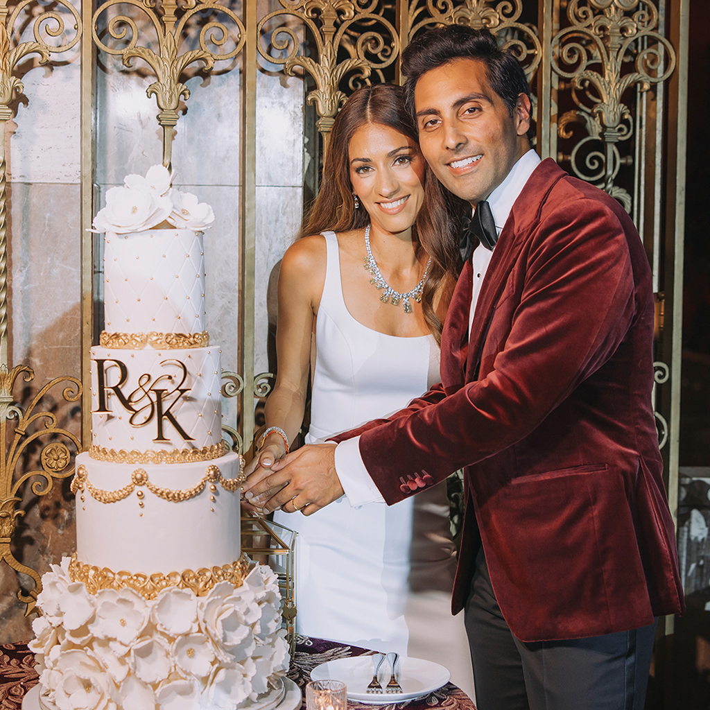 Royal Garden Grand Wedding Cake - Image 3